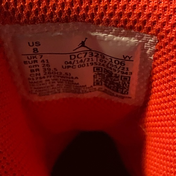 Air Jordan Retros - Picture 3 of 3